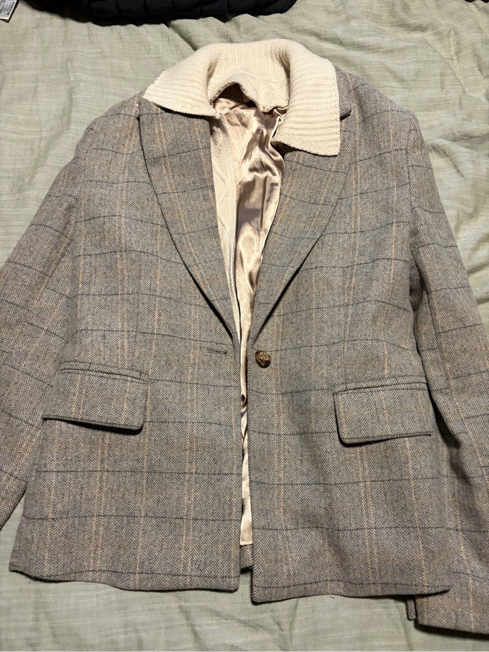 Evereve Gray Windowpane Blazer with Cream Knit Collar
